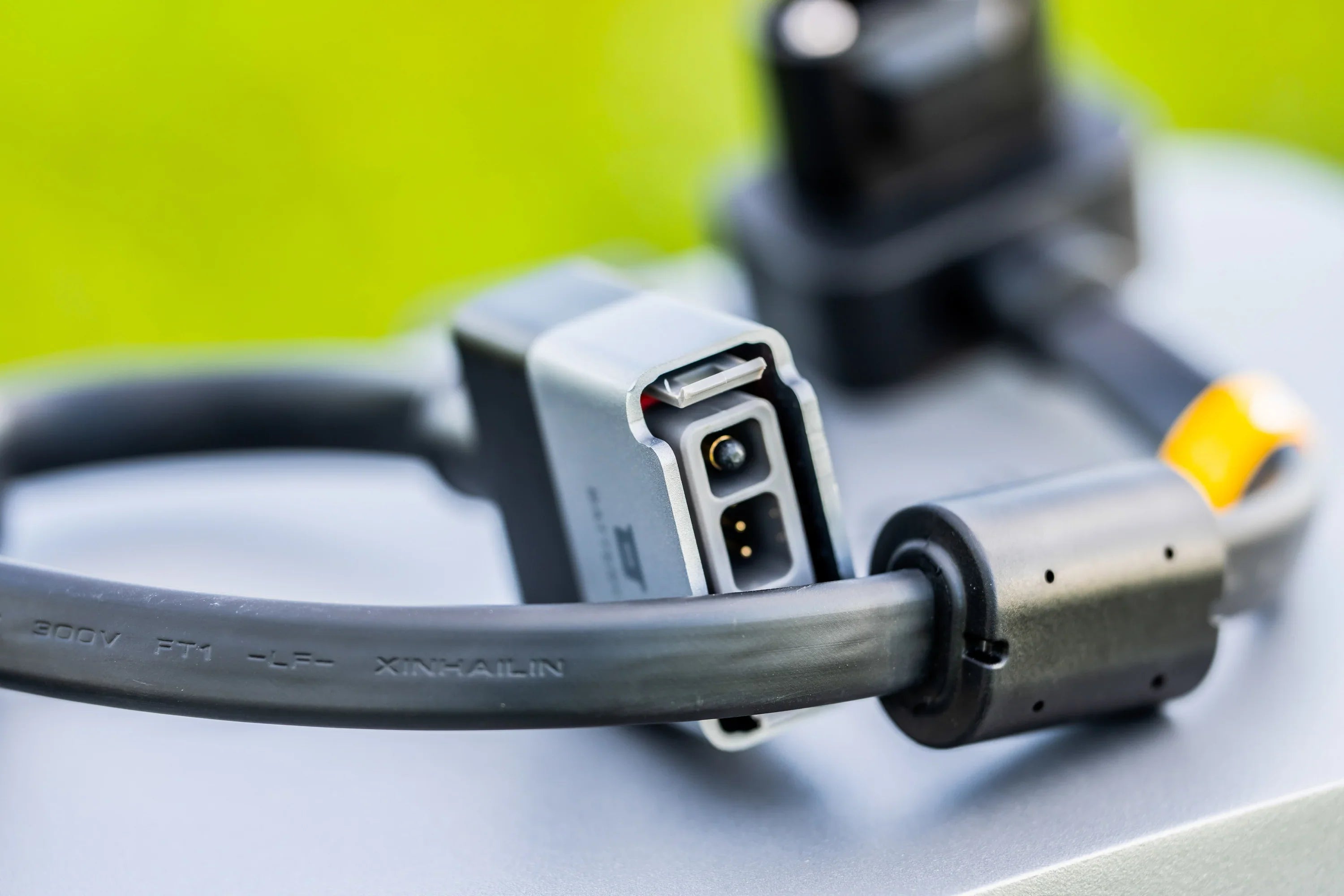 EcoFlow Delta 2 Max Zusatzakku Balkonkraftwerk Set (Delta 2 Max EB + PowerStream + Delta BKW Kabel)