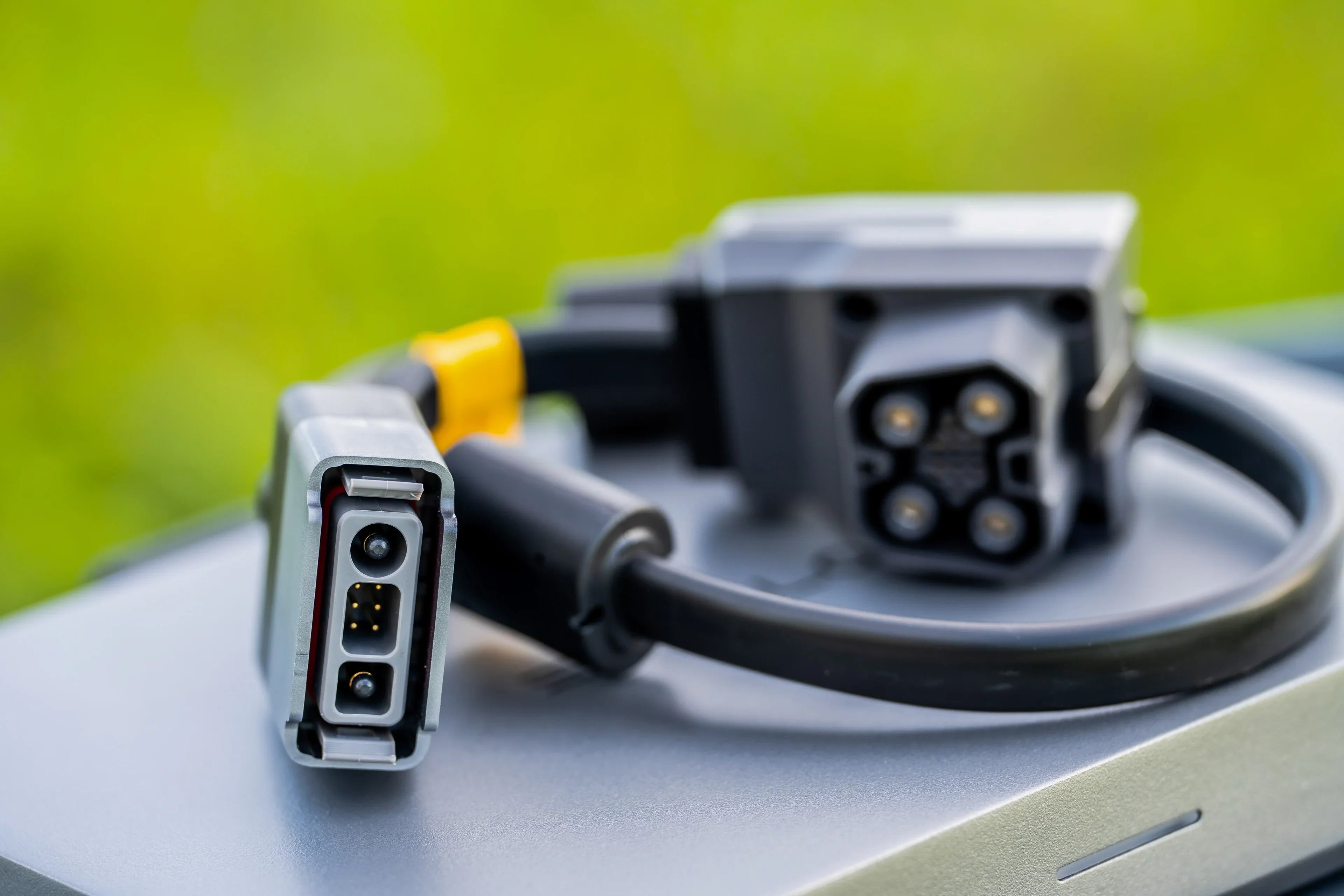 Delta Pro Balkonkraftwerk Set (Delta Pro + 1-6x Solarpanels + Wechselrichter + XT60 + BKW Pro Kabel + Solarkabel)