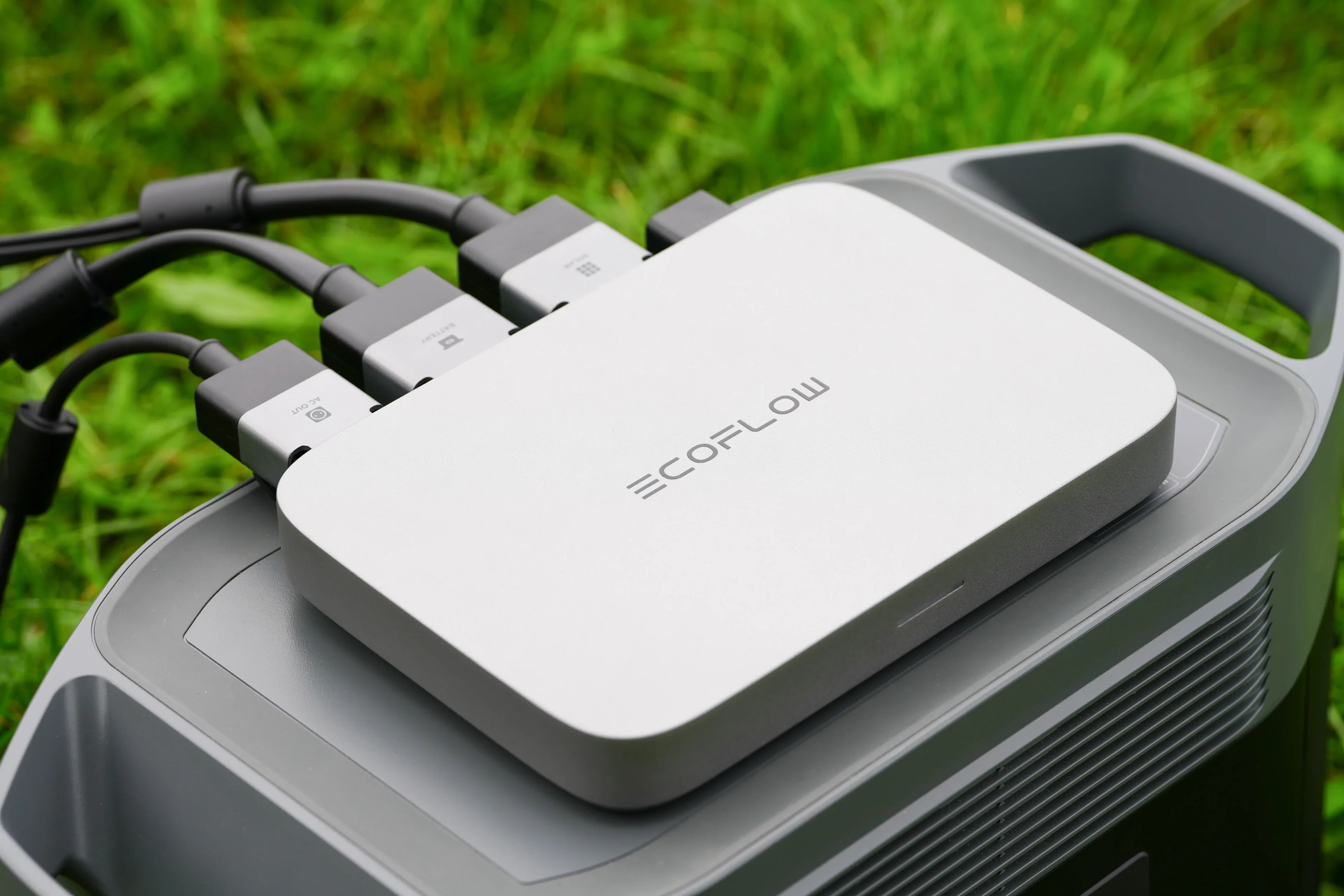 Delta Pro Balkonkraftwerk Set (Delta Pro + 1-6x Solarpanels + Wechselrichter + XT60 + BKW Pro Kabel + Solarkabel)